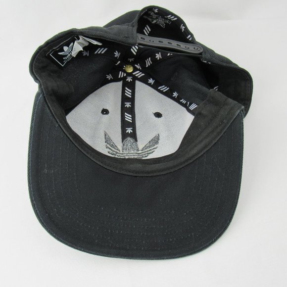 Adidas Black Baseball Cap w/Black Retro Embroidered Trefoil Logo Snap Back EUC - Picture 6 of 9